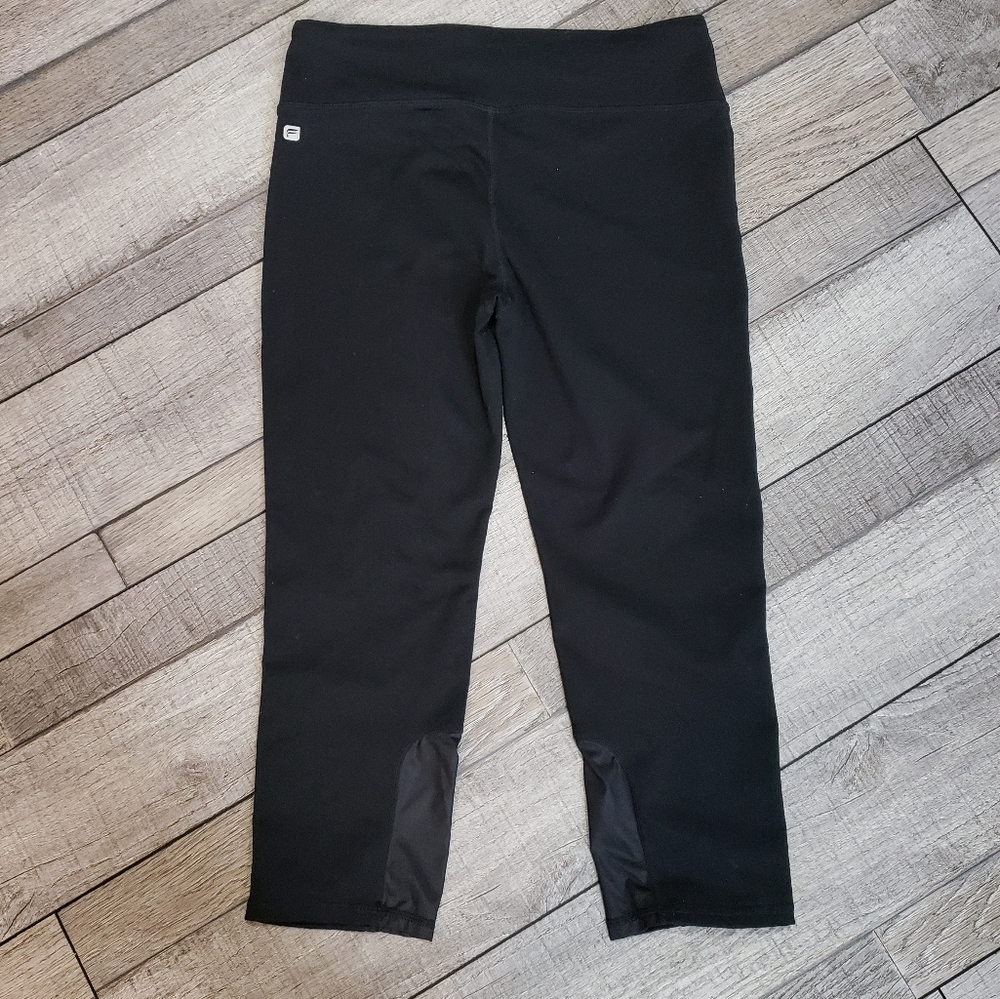 Fabletics Cropped Capris Athletic Yoga Leggings - image 4